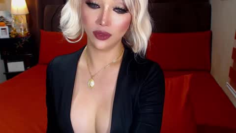 Snapshot of angelicqueents chatting on 03-10-25, 09:53 MS. AMALIA online show from 03-10-25, 09:53