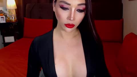 Snapshot of angelicqueents chatting on 03-12-25, 04:19 MS. AMALIA online show from 03-12-25, 04:19