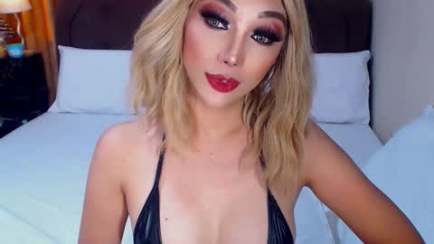 Snapshot of angelicqueents chatting on 11-08-25, 07:19 MS. AMALIA online show from 11-08-25, 07:19