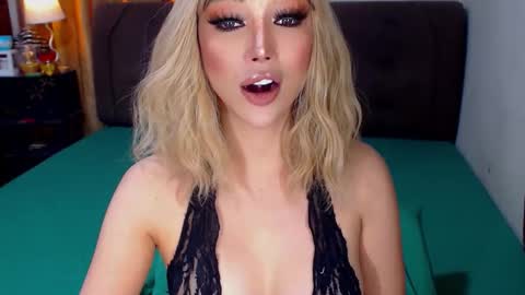 Snapshot of angelicqueents chatting on 11-17-25, 03:56 MS. AMALIA online show from 11-17-25, 03:56