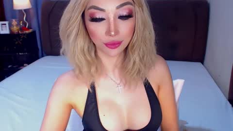 MS. AMALIA online show from 01-15-26, 07:02