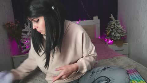 Angelika Rouge online show from 01-05-25, 03:55