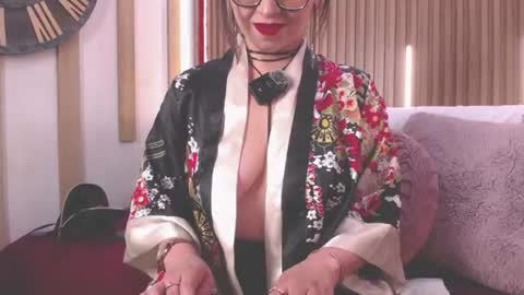 Snapshot of angelina_blancxx chatting on 07-22-26, 01:36 ANGELINA BLANC online show from 07-22-26, 01:36