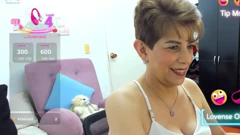 Snapshot of angelina_stone_65 chatting on 09-20-25, 11:28 Angelina online show from 09-20-25, 11:28