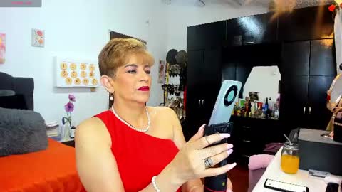Snapshot of angelina_stone_65 chatting on 06-12-26, 11:46 Angelina online show from 06-12-26, 11:46