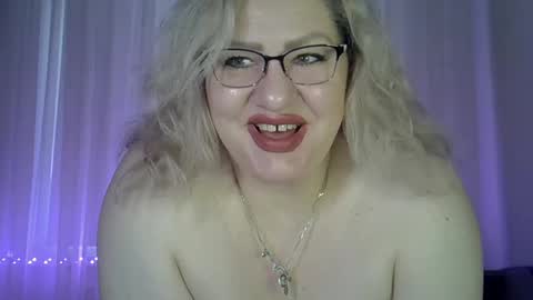 Snapshot of angelinaglam chatting on 05-24-26, 02:11 AngelinaGlam online show from 05-24-26, 02:11