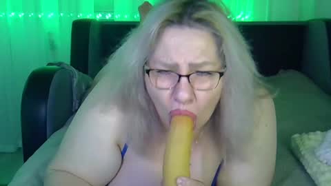 Snapshot of angelinaglam chatting on 05-28-26, 07:11 AngelinaGlam online show from 05-28-26, 07:11