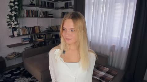 Alice WOW online show from 03-25-26, 08:53