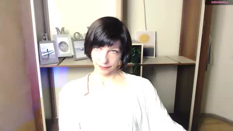 Angelina online show from 10-21-25, 07:20