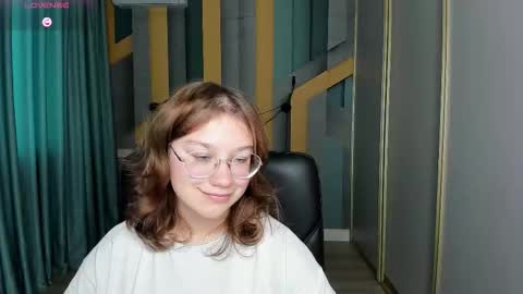 Snapshot of angelinalow chatting on 10-30-25, 01:56 AngelinaLow online show from 10-30-25, 01:56