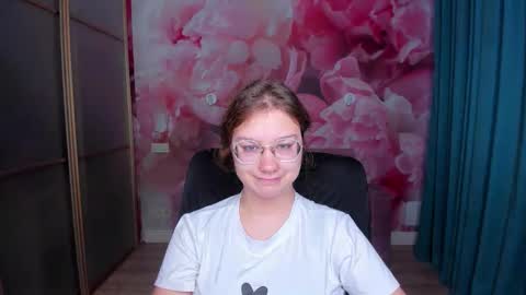 Snapshot of angelinalow chatting on 11-09-25, 06:33 AngelinaLow online show from 11-09-25, 06:33