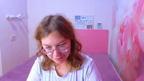 Snapshot of angelinalow chatting on 11-11-25, 12:27 AngelinaLow online show from 11-11-25, 12:27