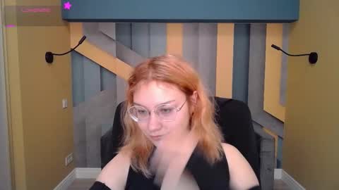 Snapshot of angelinalow chatting on 12-01-25, 12:21 AngelinaLow online show from 12-01-25, 12:21