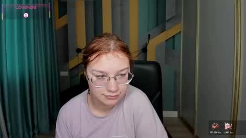 Snapshot of angelinalow chatting on 12-18-25, 12:22 AngelinaLow online show from 12-18-25, 12:22