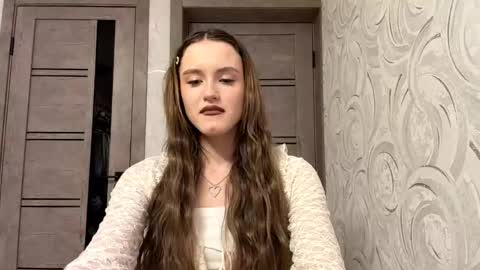 Snapshot of angelinaschachter chatting on 04-12-26, 02:00 Nika online show from 04-12-26, 02:00