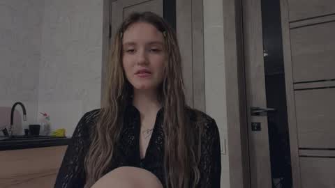 Snapshot of angelinaschachter chatting on 04-15-26, 02:13 Nika online show from 04-15-26, 02:13