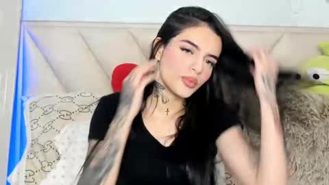 Angeline Smith  online show from 02-11-25, 06:40