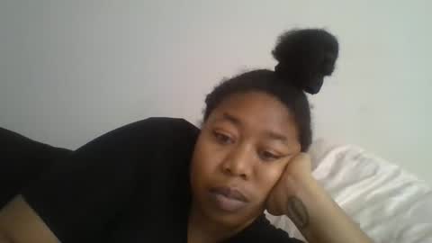 Snapshot of angeliquebelcaliz chatting on 02-23-25, 02:14 angeliquebelcaliz online show from 02-23-25, 02:14