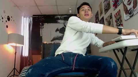 Angel online show from 11-22-25, 07:46