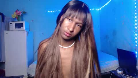 Snapshot of angell_dustt chatting on 10-24-25, 06:48 Danielle online show from 10-24-25, 06:48
