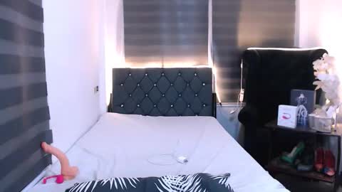 angella_dior online show from 09-20-25, 05:03