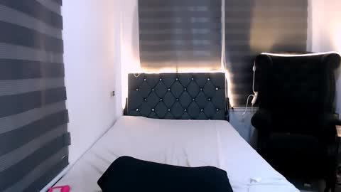 angella_dior online show from 10-30-25, 05:24