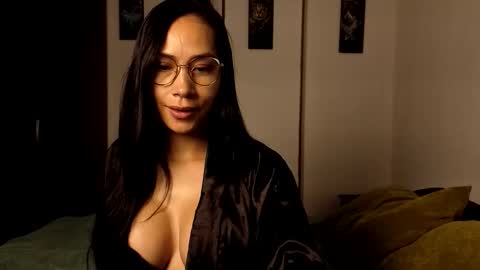  ANGELA ISABELLA  online show from 01-17-26, 12:32