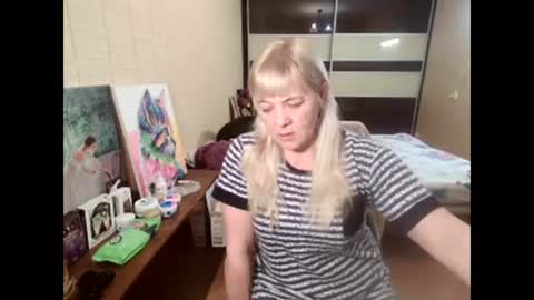 angelleah online show from 11-19-25, 07:47