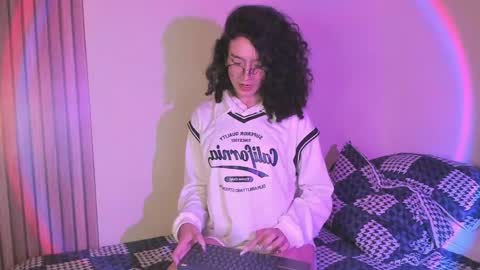 Snapshot of angellike_doll chatting on 04-27-26, 02:31 Angellike online show from 04-27-26, 02:31