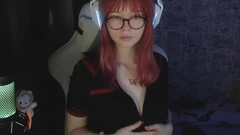 Snapshot of angellmarel chatting on 12-17-25, 09:21 Anora online show from 12-17-25, 09:21