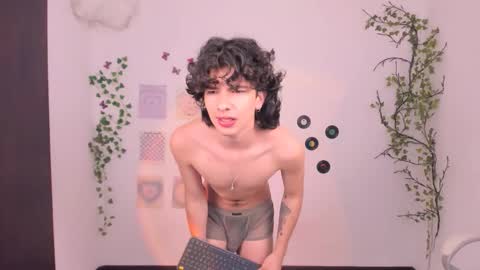 Snapshot of angelo_duarte chatting on 09-16-25, 06:31 Angel online show from 09-16-25, 06:31