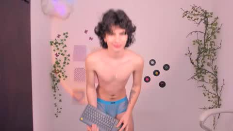 Snapshot of angelo_duarte chatting on 09-24-25, 06:11 Angel online show from 09-24-25, 06:11