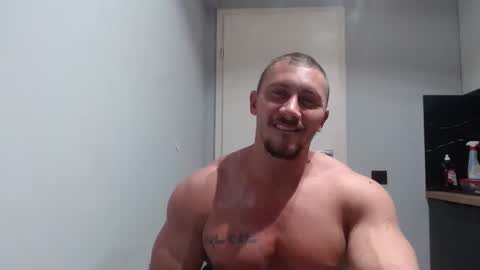  ------- SEX SHOW WITH GUYS AND GIRLS  MUSCLE SHOW online show from 12-21-25, 07:10