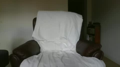 Snapshot of angelor01 chatting on 11-02-25, 12:13 angelor01 online show from 11-02-25, 12:13