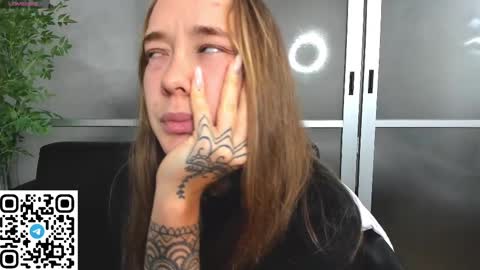 Snapshot of angelpaull chatting on 02-23-25, 05:07 Angel online show from 02-23-25, 05:07