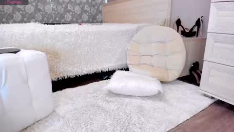 Snapshot of angelqueen1 chatting on 03-12-25, 04:51 Michelle online show from 03-12-25, 04:51