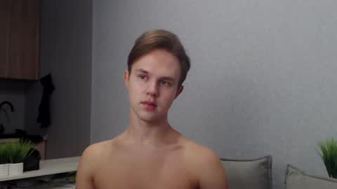 Snapshot of angelraaay chatting on 11-02-25, 08:28 Angel online show from 11-02-25, 08:28