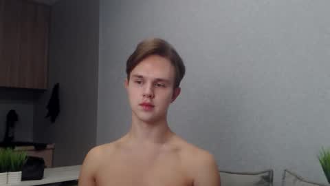 Snapshot of angelraaay chatting on 11-04-25, 09:08 Angel online show from 11-04-25, 09:08