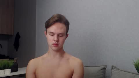 Snapshot of angelraaay chatting on 11-20-25, 09:09 Angel online show from 11-20-25, 09:09