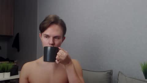 Snapshot of angelraaay chatting on 11-21-25, 09:08 Angel online show from 11-21-25, 09:08