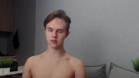 Snapshot of angelraaay chatting on 11-30-25, 11:03 Angel online show from 11-30-25, 11:03