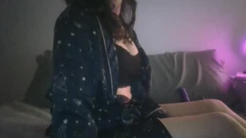 Snapshot of angelrrm chatting on 11-11-25, 04:40 angelrrm online show from 11-11-25, 04:40