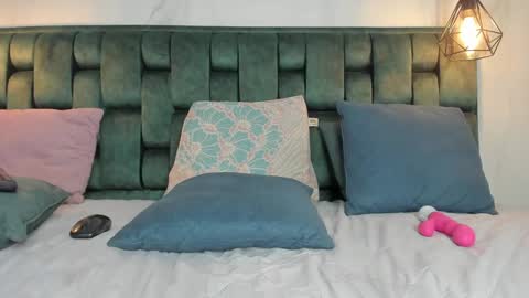 ANGIE online show from 02-04-25, 05:23