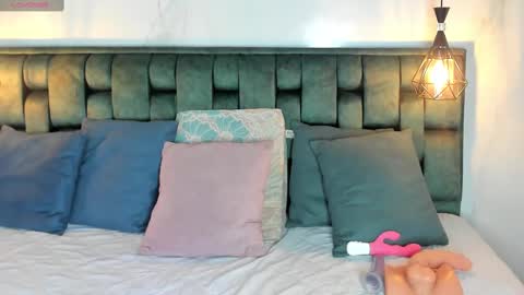 ANGIE online show from 02-26-25, 01:52