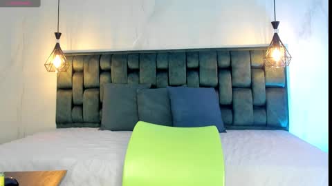 ANGIE online show from 09-24-25, 01:03