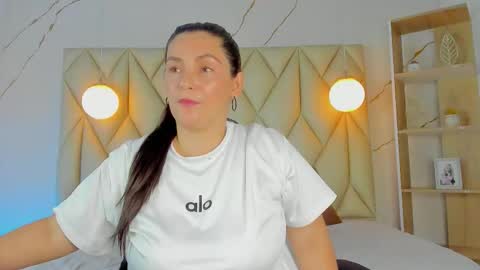 ANGIE online show from 11-11-25, 02:39