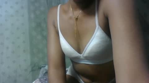 Snapshot of angeltta69 chatting on 04-29-26, 08:04 angeltta69 online show from 04-29-26, 08:04