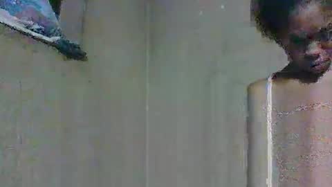 Snapshot of angeltta69 chatting on 05-11-26, 05:43 angeltta69 online show from 05-11-26, 05:43