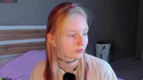 Snapshot of angelwise chatting on 06-10-26, 03:07 angelwise online show from 06-10-26, 03:07