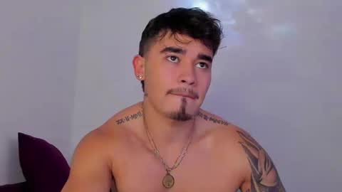 Snapshot of angelx_fox chatting on 09-19-25, 08:20 Angel Fox online show from 09-19-25, 08:20